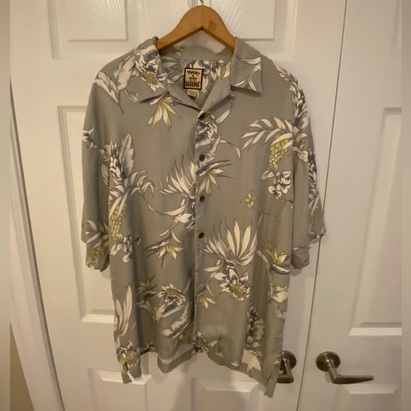 Tommy Bahama Hawaiian Button Down Shirt - Picture 1 of 4